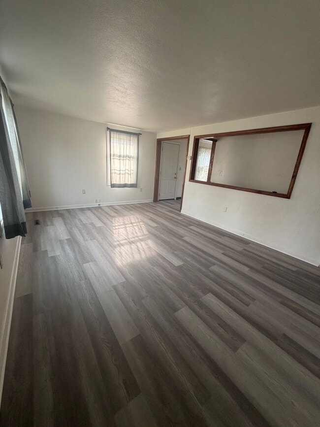Photo - 2211 W Olympic Ave