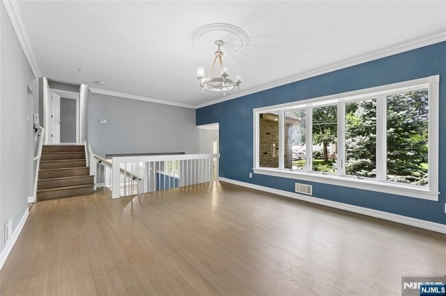 307-7 Dorothy St