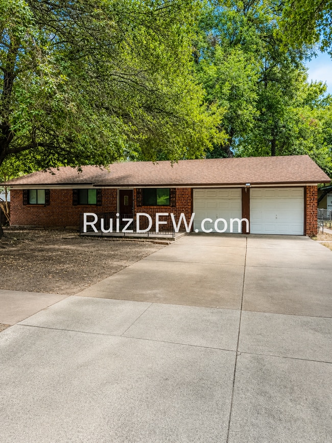Building Photo - 4040 Driskell Blvd