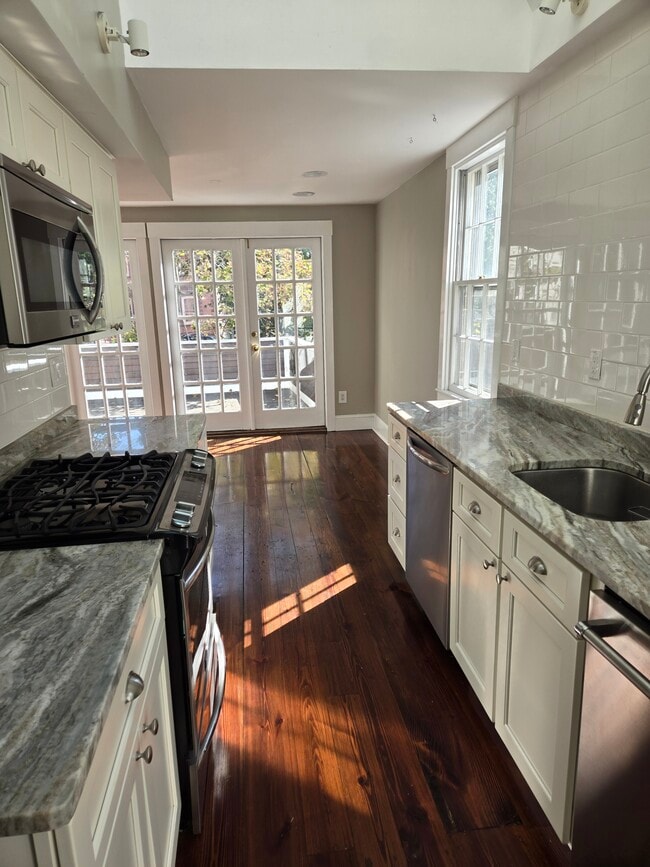Gourmet Kitchen - 14 Cady St Unit 2