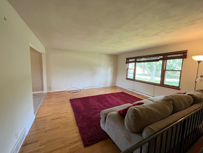 Photo - 3-bedroom, 1.5 bathroom unfurnished home i...