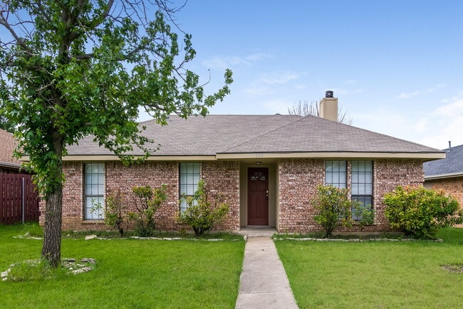 Building Photo - 3315 Kellie St