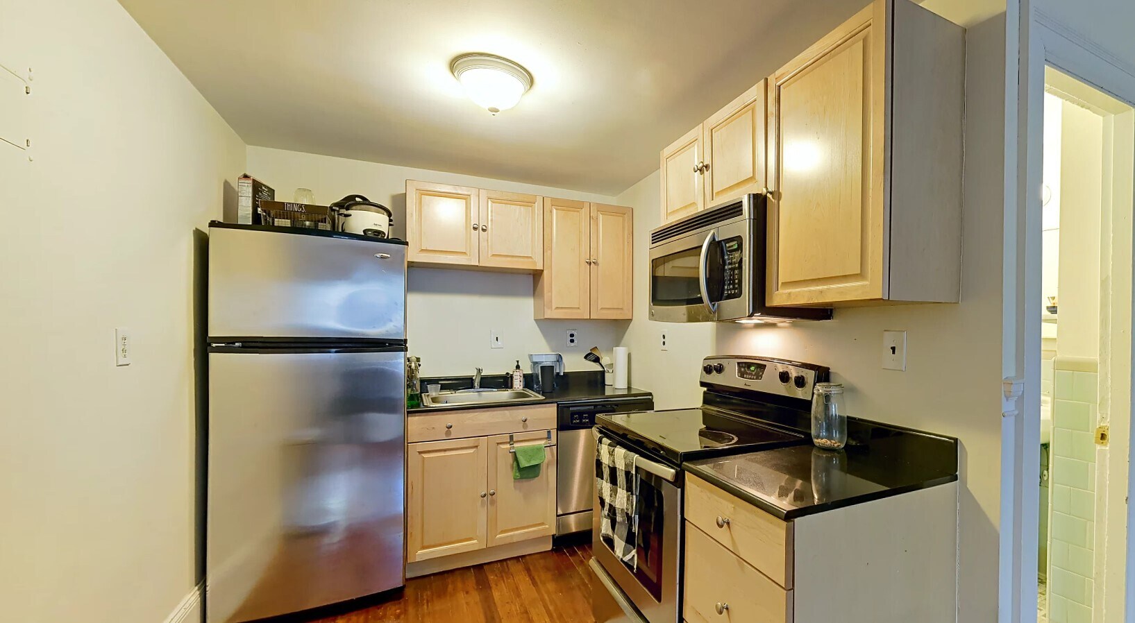 Photo - 1067 Beacon St Apartments Unit 3