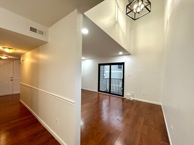 Photo - 1625 Merry Oaks Rd Unit D