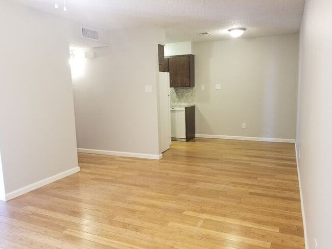 Photo - 1500 N Lea St Unit 1500 N. Lea D