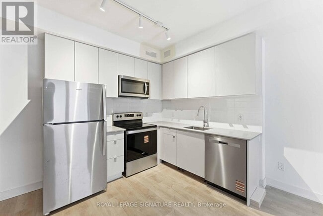 Photo - 16 Melbourne Ave