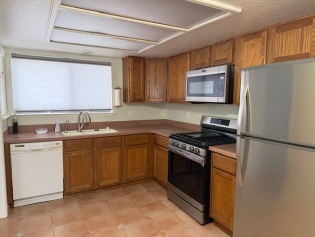 Photo - BEAUTIFUL 2 BR 2.5 BA TOWNHOUSE RANCHO PENASQUITOS $3300.00