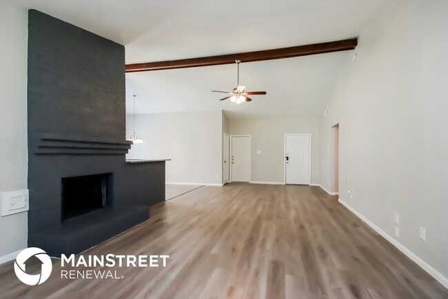 Photo - 8811 Oakleaf Forest Dr