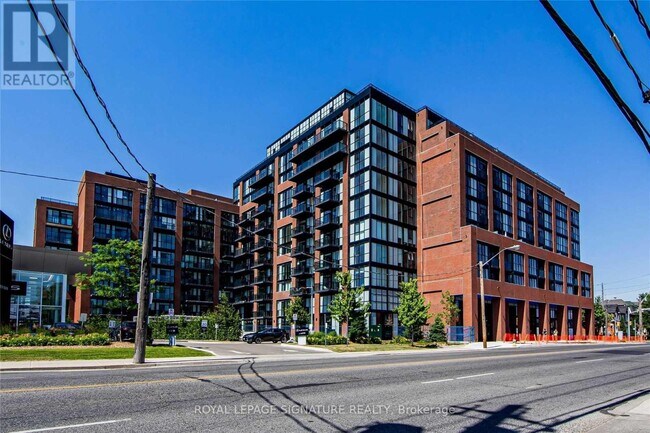 Photo - 2300 St Clair Ave W Unité 706