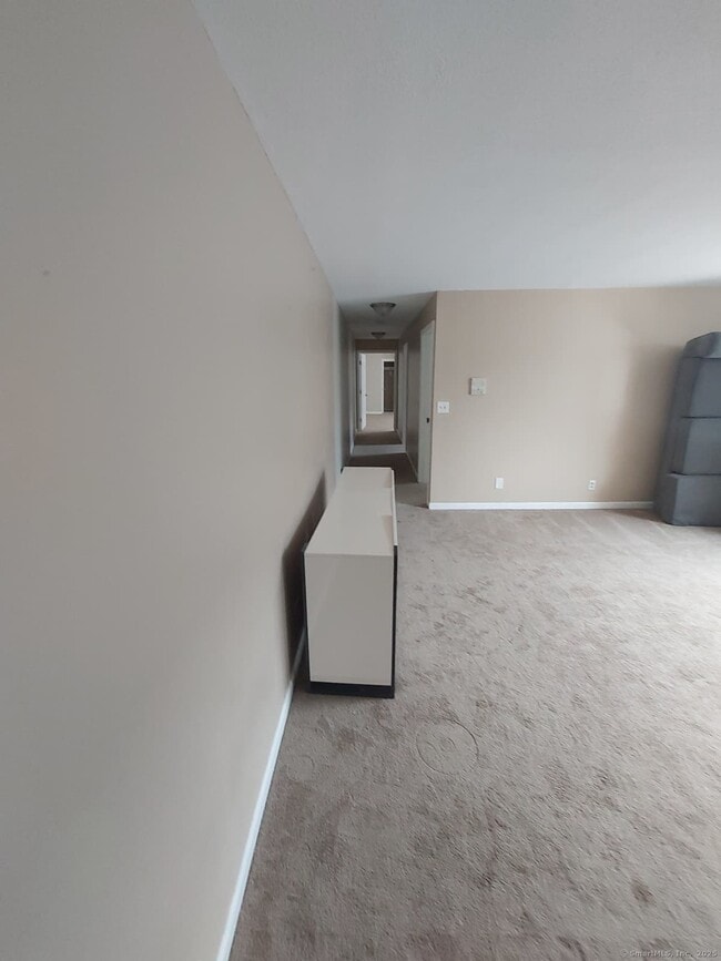 Building Photo - 63 Huntington St Unit 1F Rental