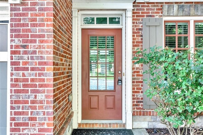 Photo - 3610 Crowchild Dr House