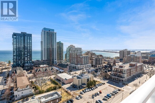 Photo - 2088 James St Unit 312