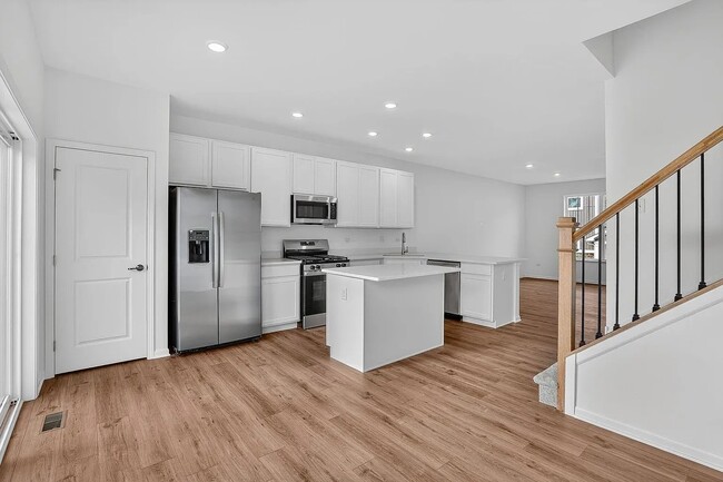 Photo - 422 Red Oak Cir