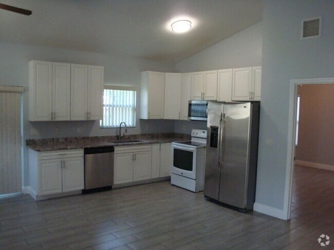 Building Photo - 317 Jennings Ave Rental