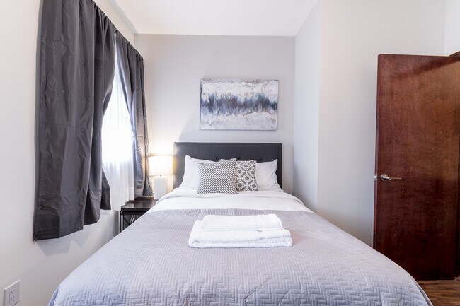 Photo - 176 Bleecker St