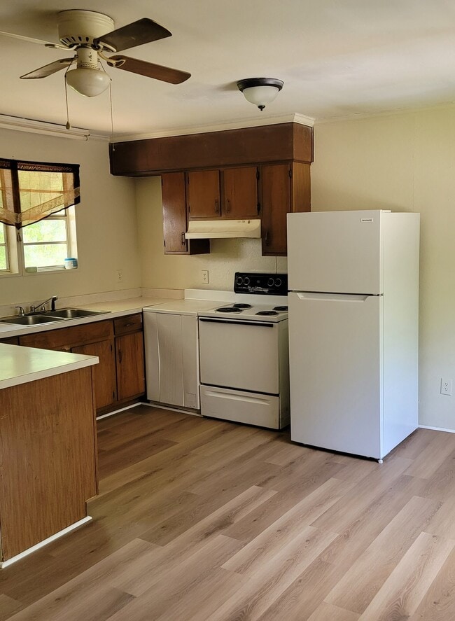 Photo - 420 Crout Rd Unit B