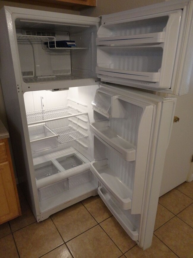 Photo - Nice 4 bedroom house close to down town!