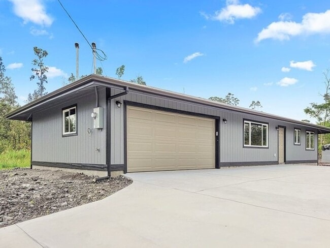 Building Photo - Pet-Friendly 2BD/2BA Home with 2-Car Garage | Washer & Dryer Included | $2,100