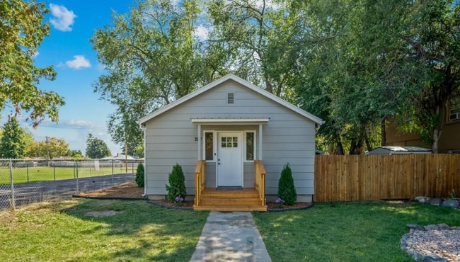Building Photo - Charming Craftsman-Style Home in Boise 837...