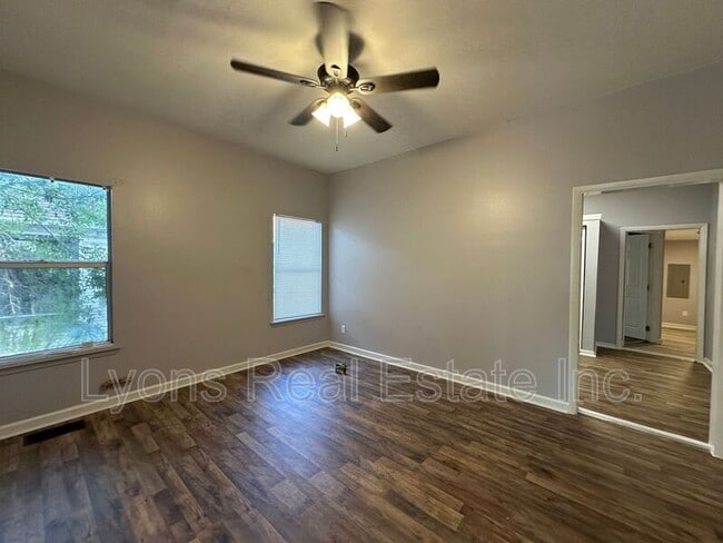 Photo - 2115 Crawford St Unidad #A
