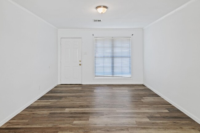 Photo - 3107 Admiral King St