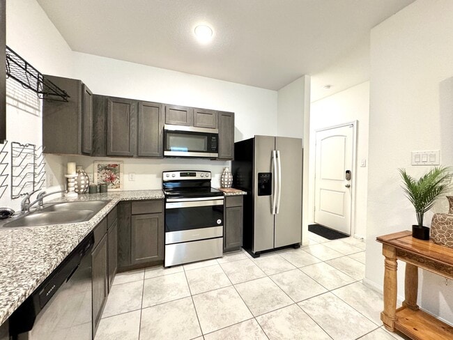 Building Photo - 16686 E Hammon Rental