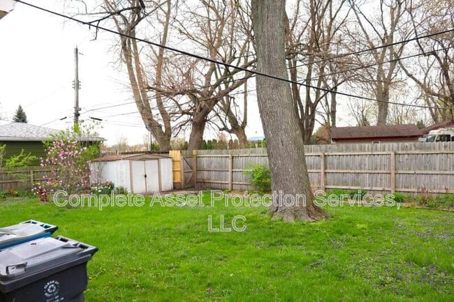 Photo - 7728 Catalpa Ave
