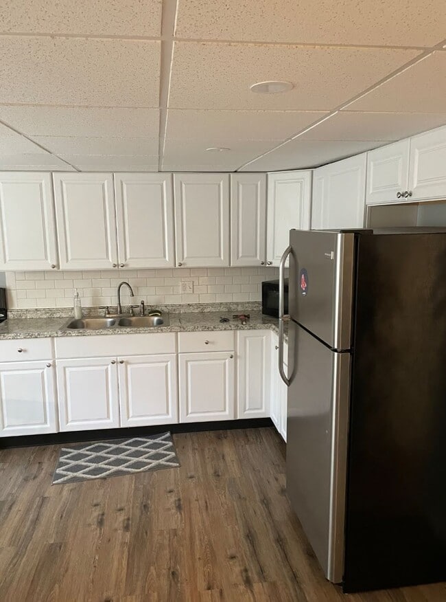 Kitchen - 1 Hampson St Unit Basement