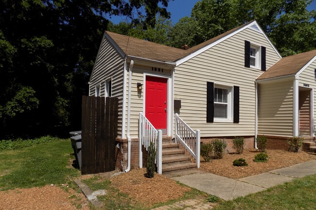 Building Photo - 1601 Pecan Ave