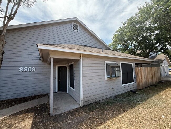 8909 Schick Rd