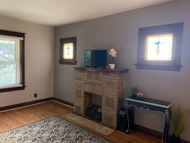 Photo - Beautiful Renovation in the Desirable South Hampton Neighborhood