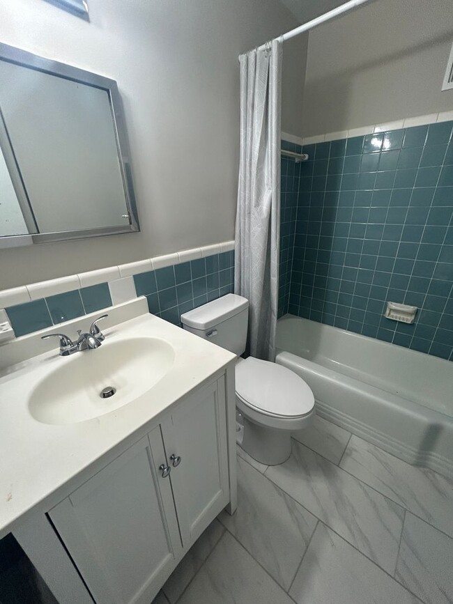 Photo - Fresh and Ready 1 + 1 All Utilities Included.