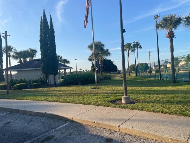 Photo - 501 Castlemain Cir