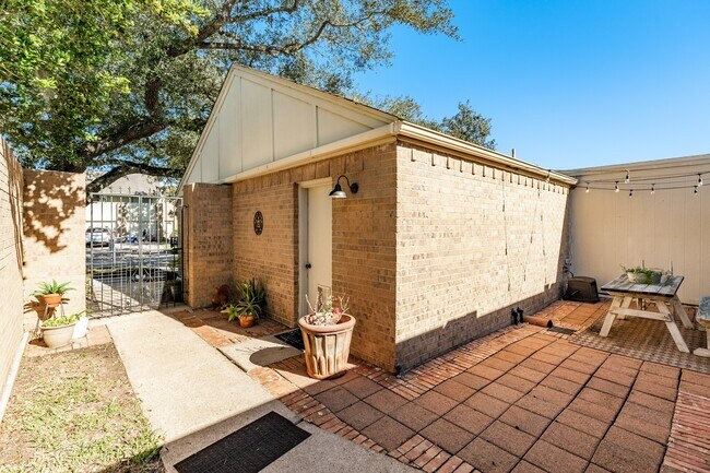 1814 Veranda Dr