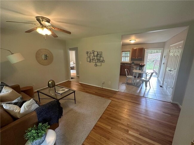 Photo - 3403 Phillips Cir