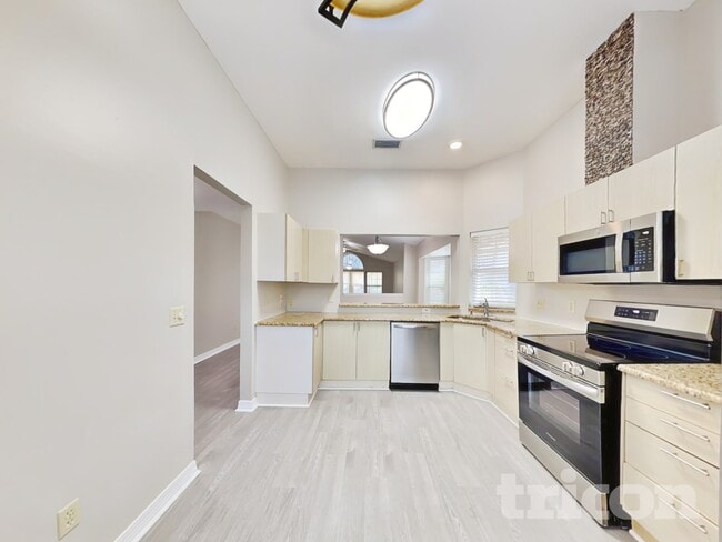 Photo - 104 Bay Hill Ct