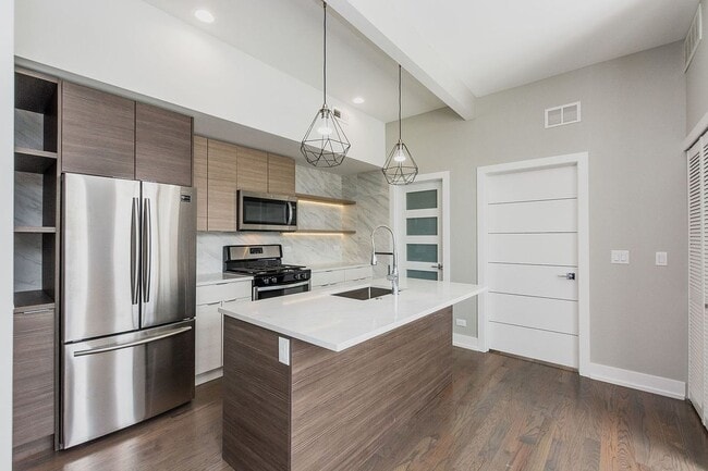 Photo - 2450 W Chicago Ave