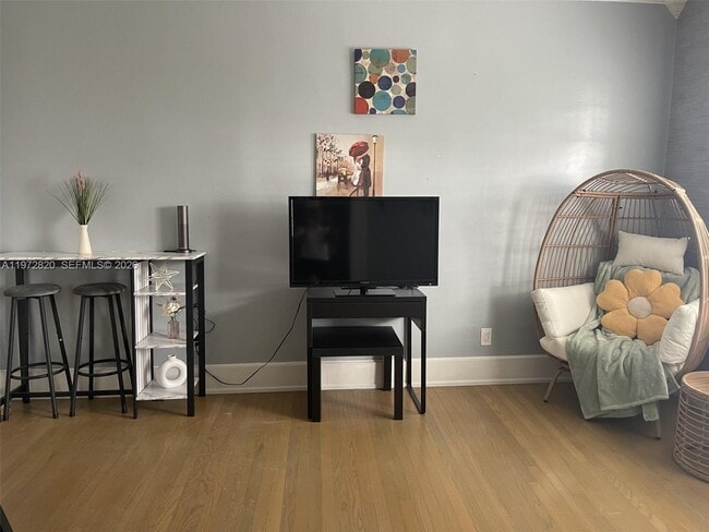 Photo - 124 Mendoza Ave Unit 2A