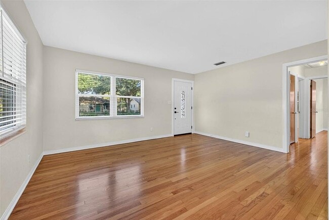 Photo - 2716 14th St N