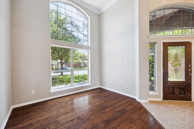 Photo - 30507 Russell Point Dr