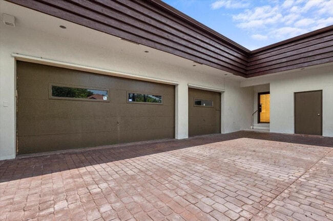 Photo - 5304 Woodlands Blvd