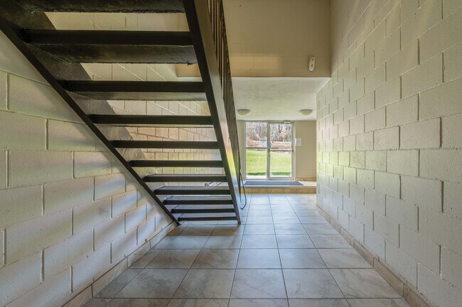 Photo - Huron Manor Apartments