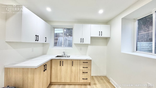 Photo - 261 Dixon St