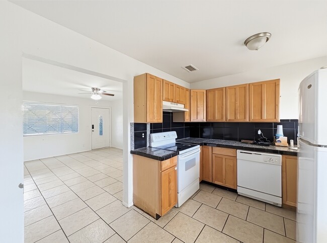 Photo - 2715 E Glenrosa Ave