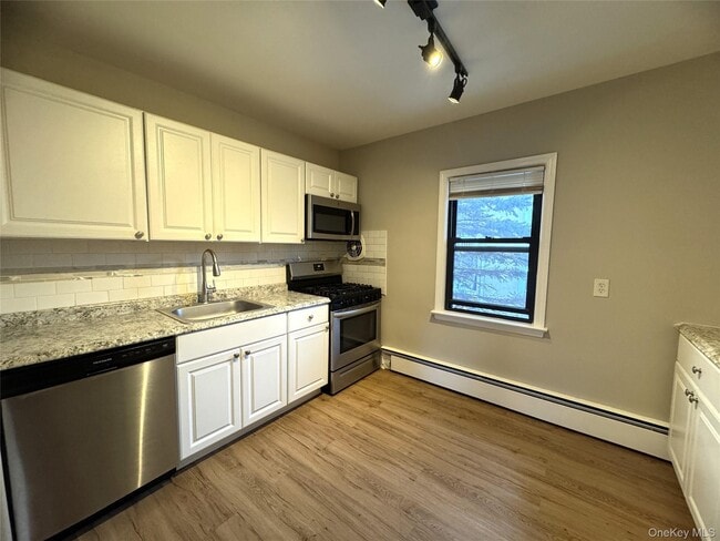 Photo - 17 Cornelison Ave Unidad C-3