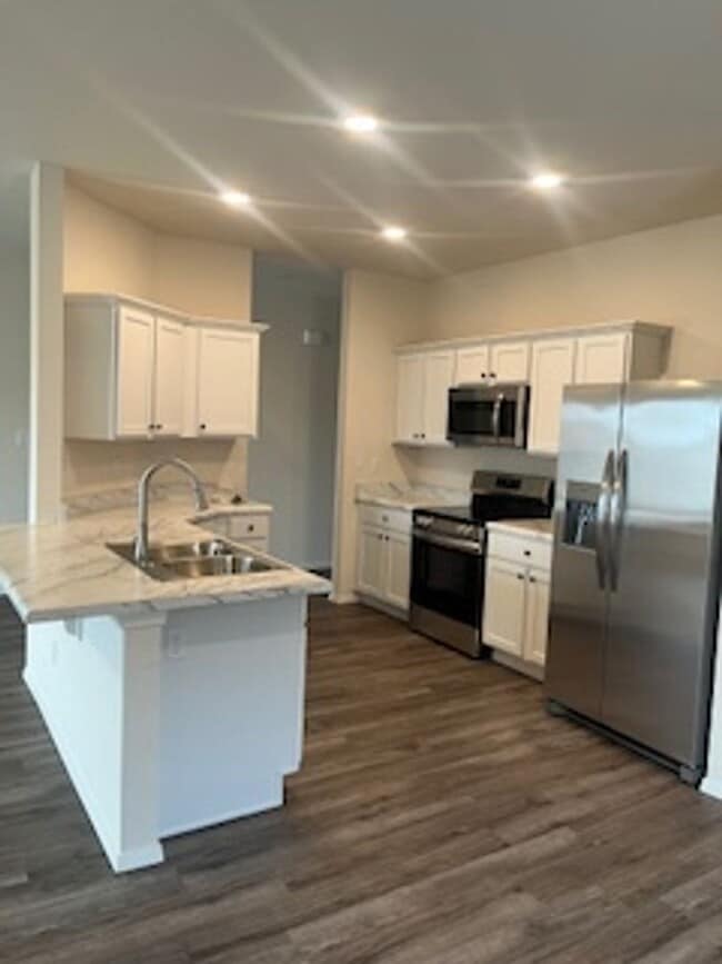 Photo - Three Bedroom / Two Bath Home/Two Car Garage/Fenced Backyard