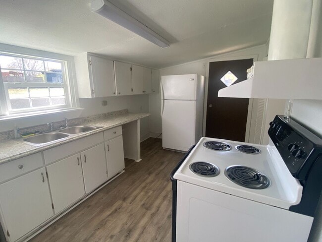 Photo - 2 Bed, 1 Bath Home in Taylors is Available