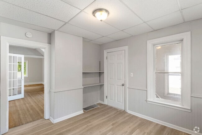Building Photo - 908 W Bell Ave Unit Lower Rental