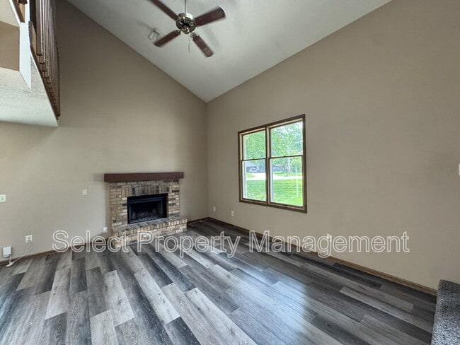 Photo - 4904 Pinebrook Dr