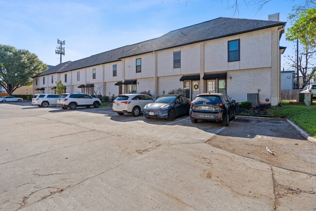 Photo - 1307 Kinney Ave Unit 136